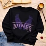 My book boyfriend has wings pinky version | Sweatshirt